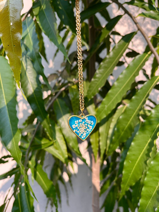 Blue Anne lace pendent