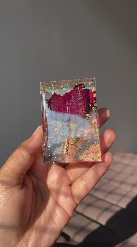 Mini Rose Resin Cube