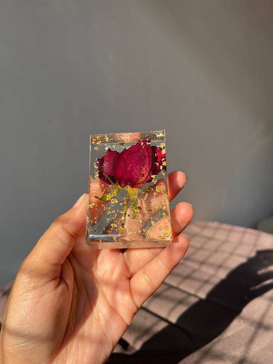Mini Rose Resin Cube